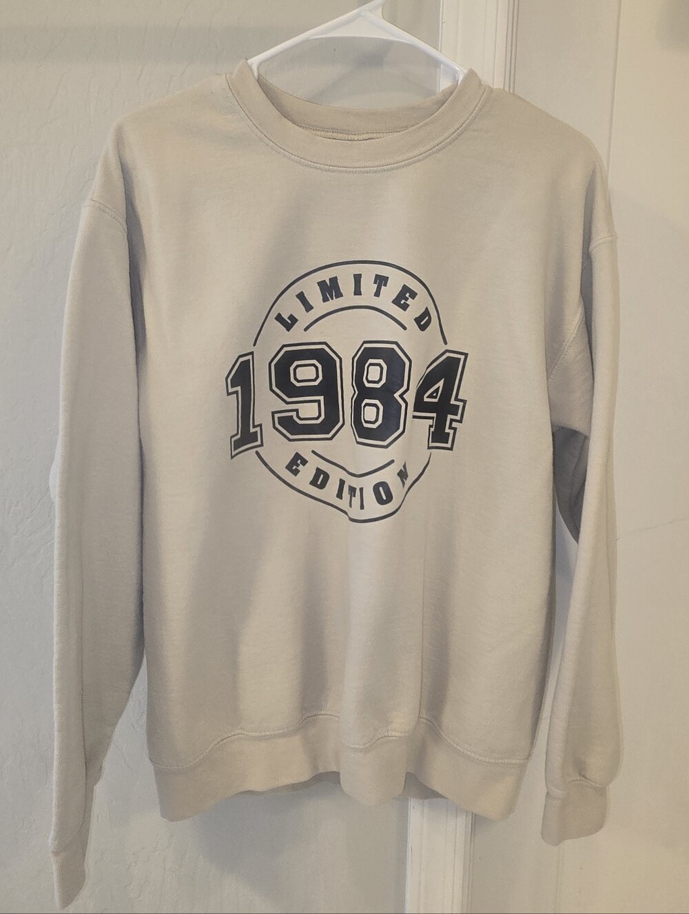 Gildan Limited Edition 1984 Crewneck Sweatshirt Size: Medium